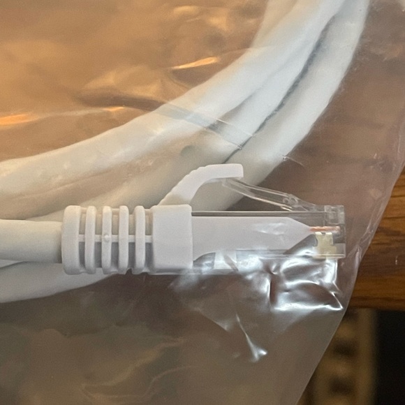 7 foot White Snagless Cat 6 Network Cable, Package of 6 - Picture 6 of 8